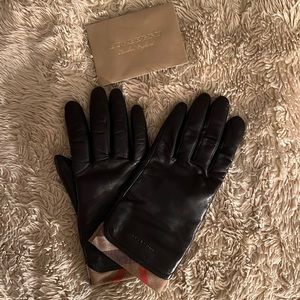 🎉BRAND NEW Burberry black solid leather Jenny touch glove w/ cashmere lining
